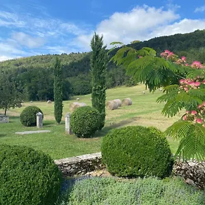 Maison d'hôtes Clos De Mont July, Avec Vue Et Terrasse Dans Demeure Historique, Ceyzeriat